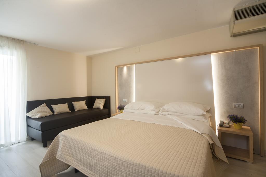 Ricchi Hotel